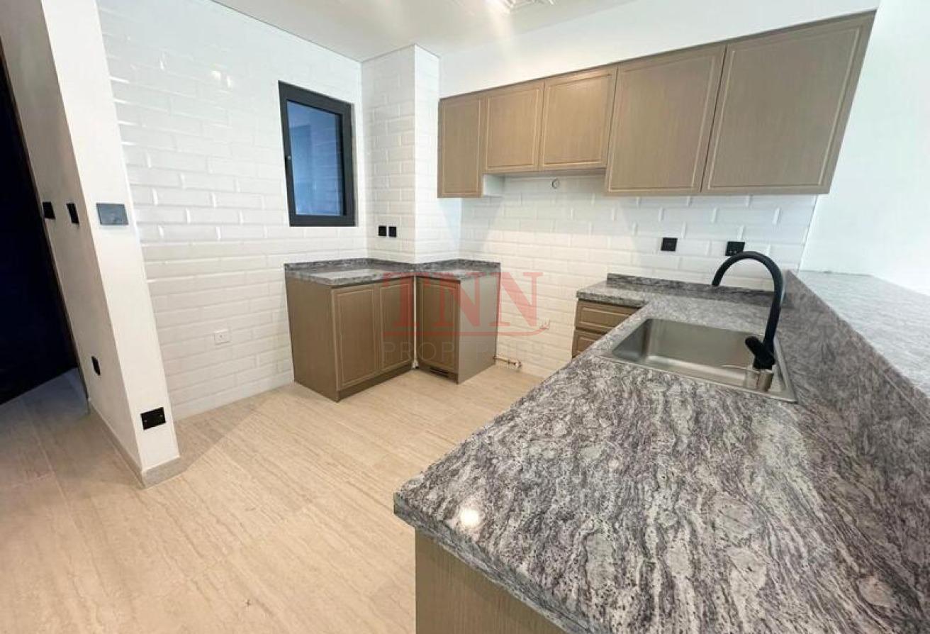 5 BEDROOMS TOWNHOUSE | VACANT | SPACIOUS LAYOUT photo 11