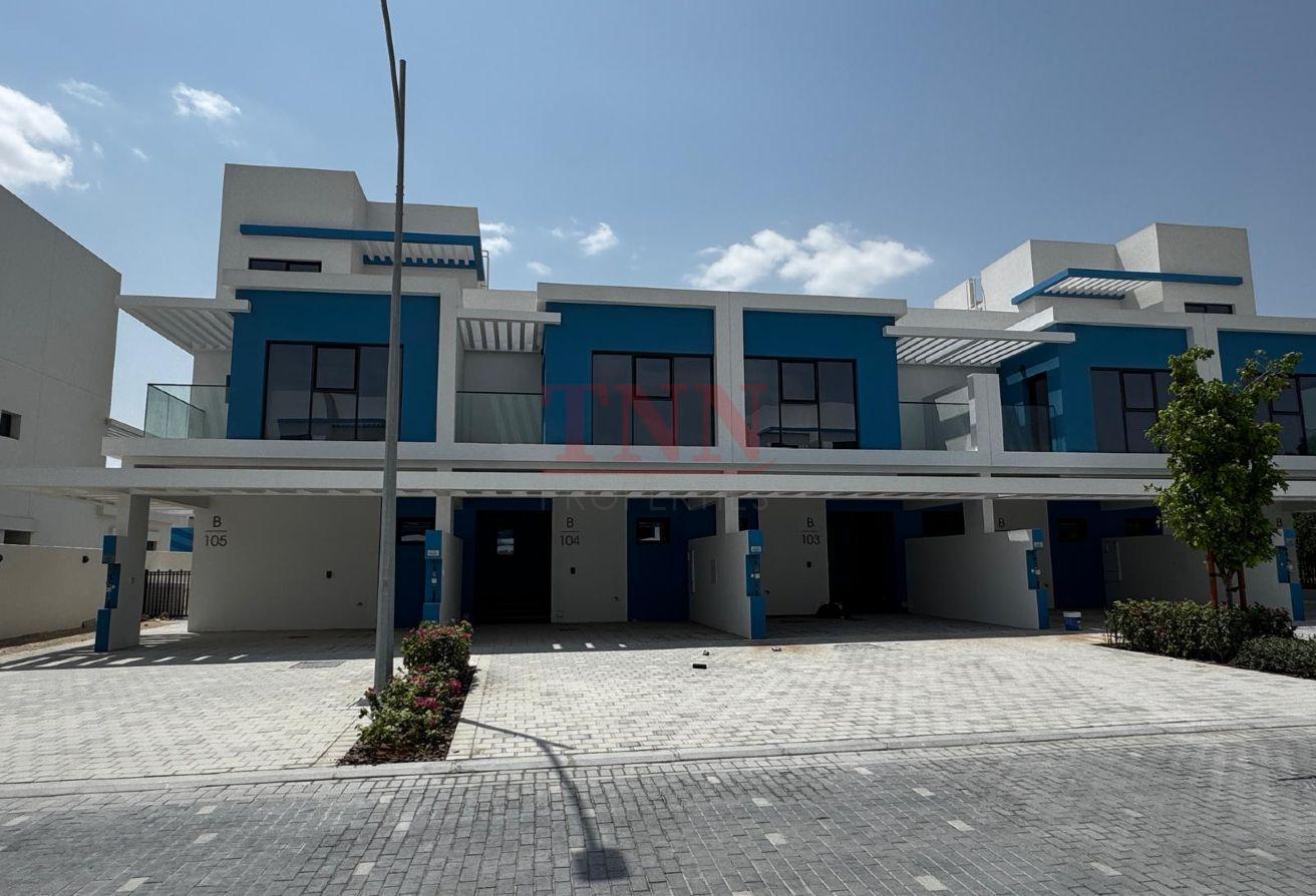 5 BEDROOMS TOWNHOUSE | VACANT | SPACIOUS LAYOUT photo 14