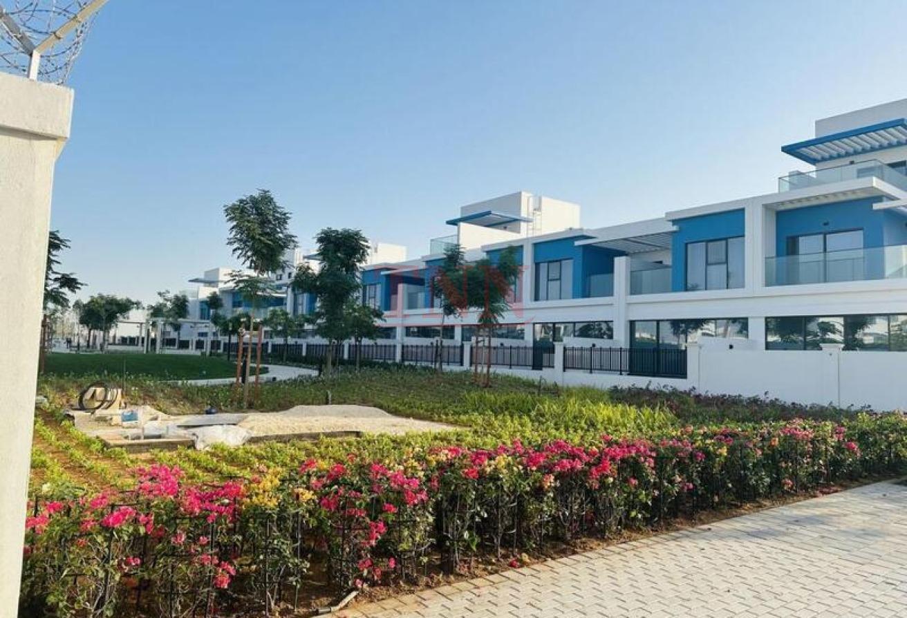 5 BEDROOMS TOWNHOUSE | VACANT | SPACIOUS LAYOUT photo 15