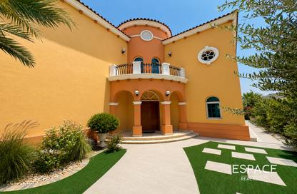 Villa - 5 Bedrooms - 5 Bathrooms for rent in District 2 - Jumeirah Park - Dubai