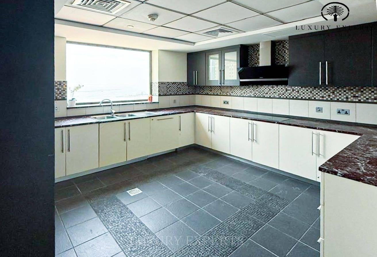 Spacious 4BR + Maid | Big Layout | Prime JBR photo 3