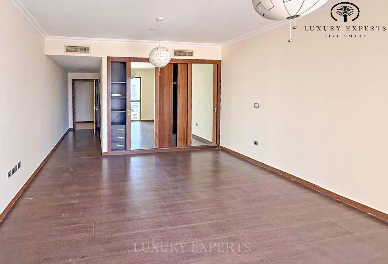 Spacious 4BR + Maid | Big Layout | Prime JBR photo 9