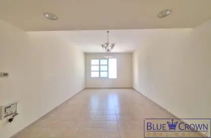 شقة - 2 غرف نوم - 3 حمامات للايجار في بناية الرفاع - الرفاعة - بر دبي - دبي شقة - 2 غرف نوم - 3 حمامات للايجار في بناية الرفاع - الرفاعة - بر دبي - دبي