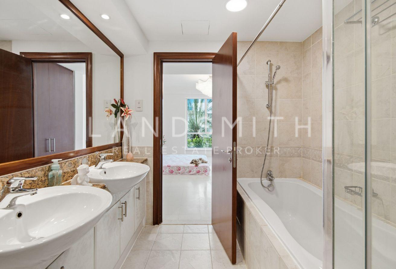 Spacious Bright Apartment | Study | Maid Room photo 13