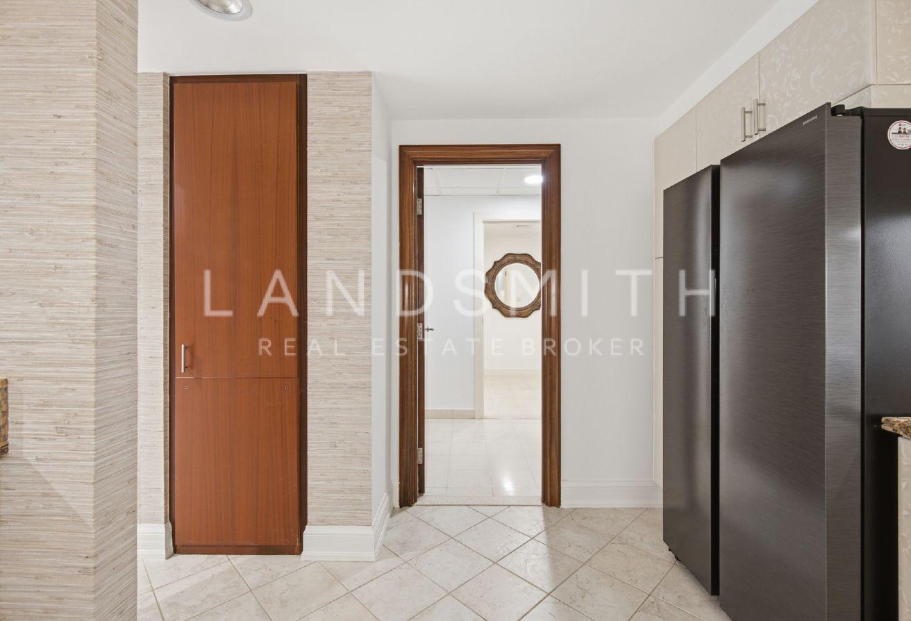 Spacious Bright Apartment | Study | Maid Room photo 7