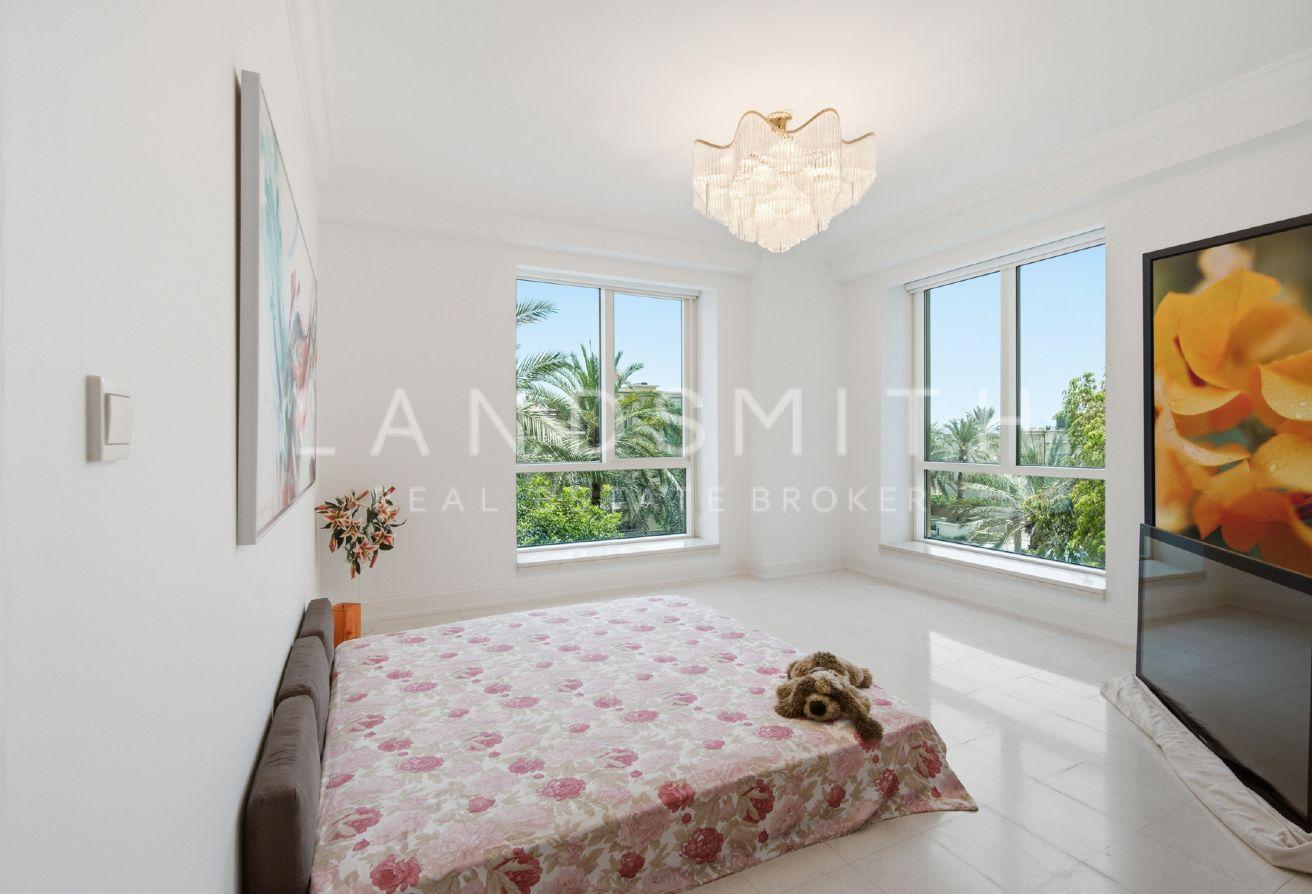 Spacious Bright Apartment | Study | Maid Room photo 12