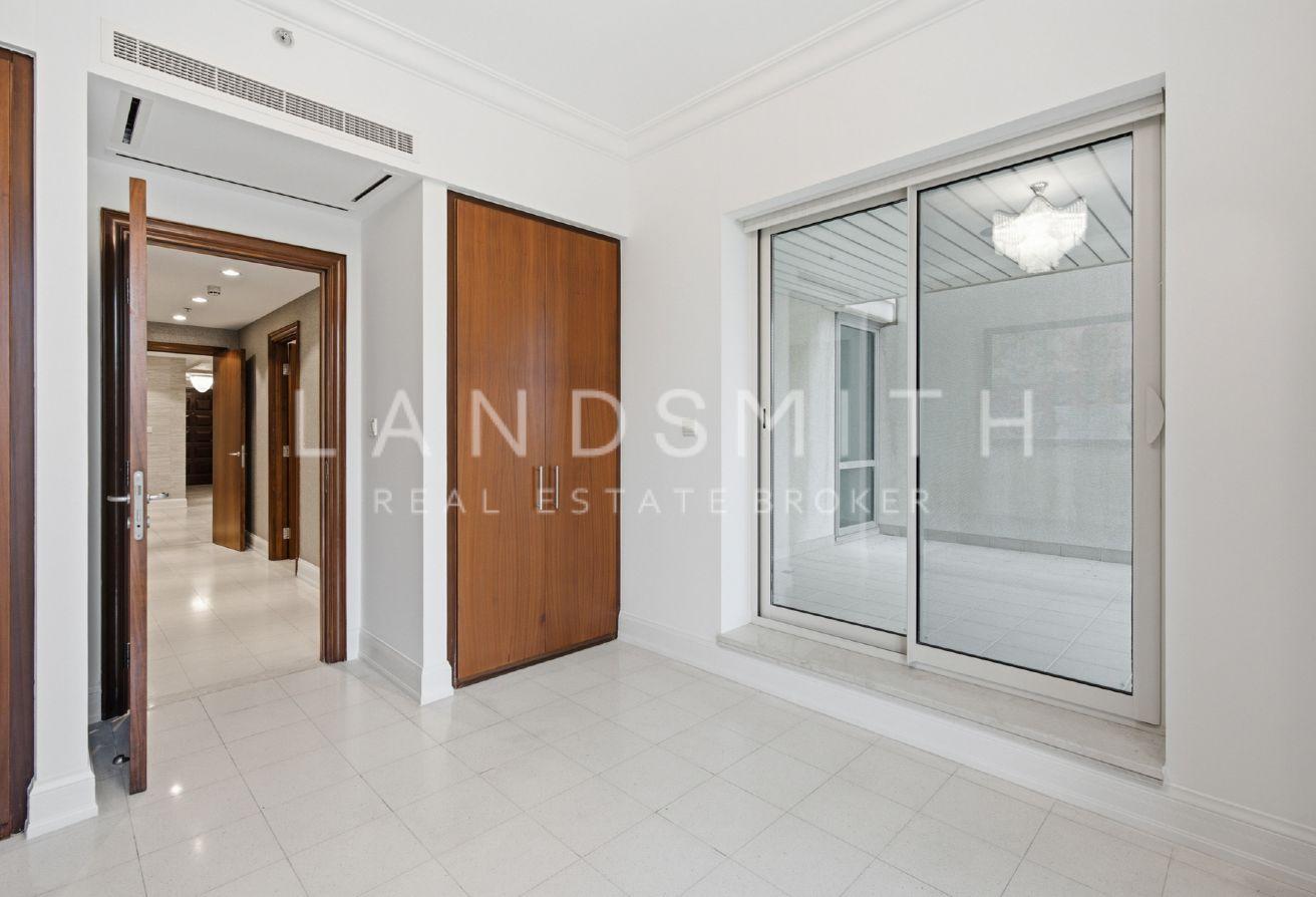 Spacious Bright Apartment | Study | Maid Room photo 20