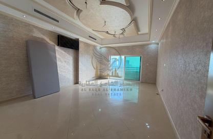 Apartment - 5 Bedrooms - 6 Bathrooms for rent in Al Majaz 1 - Al Majaz - Sharjah