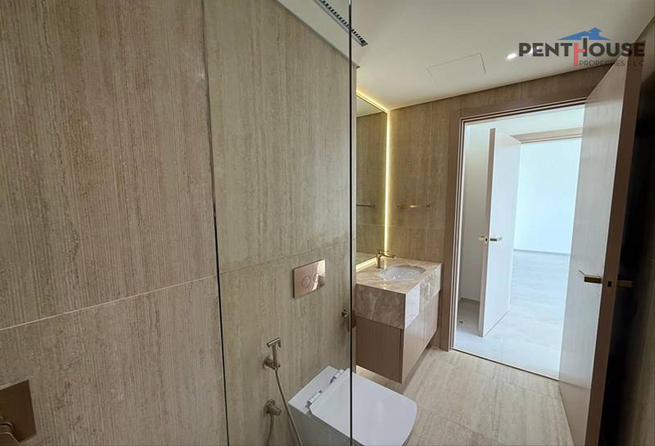 Brand New 1BR for Rent | Iconic Dubai Views photo 13