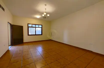 شقة - 3 غرف نوم - 3 حمامات للايجار في بيدا بن عمار - عشارج - العين شقة - 3 غرف نوم - 3 حمامات للايجار في بيدا بن عمار - عشارج - العين