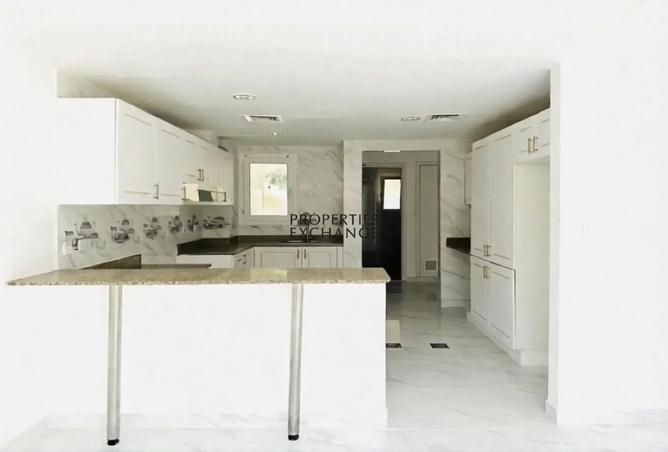 UPGRADED | 3 BED+ STUDY+ MAID| VACANT NOW photo 2