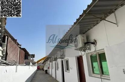 سكن عمال - استوديو - 8 حمامات للايجار في بناء الصناعية 13 - منطقة رقم 13 - المنطقة الصناعية بالشارقة - الشارقة