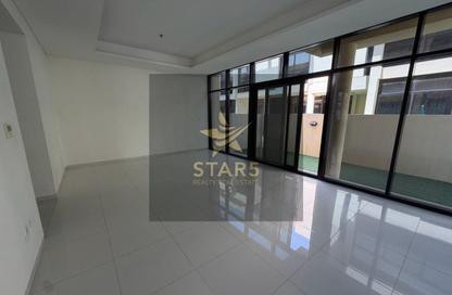 Townhouse - 3 - 5 for rent in Phoenix - Damac Hills - Dubai