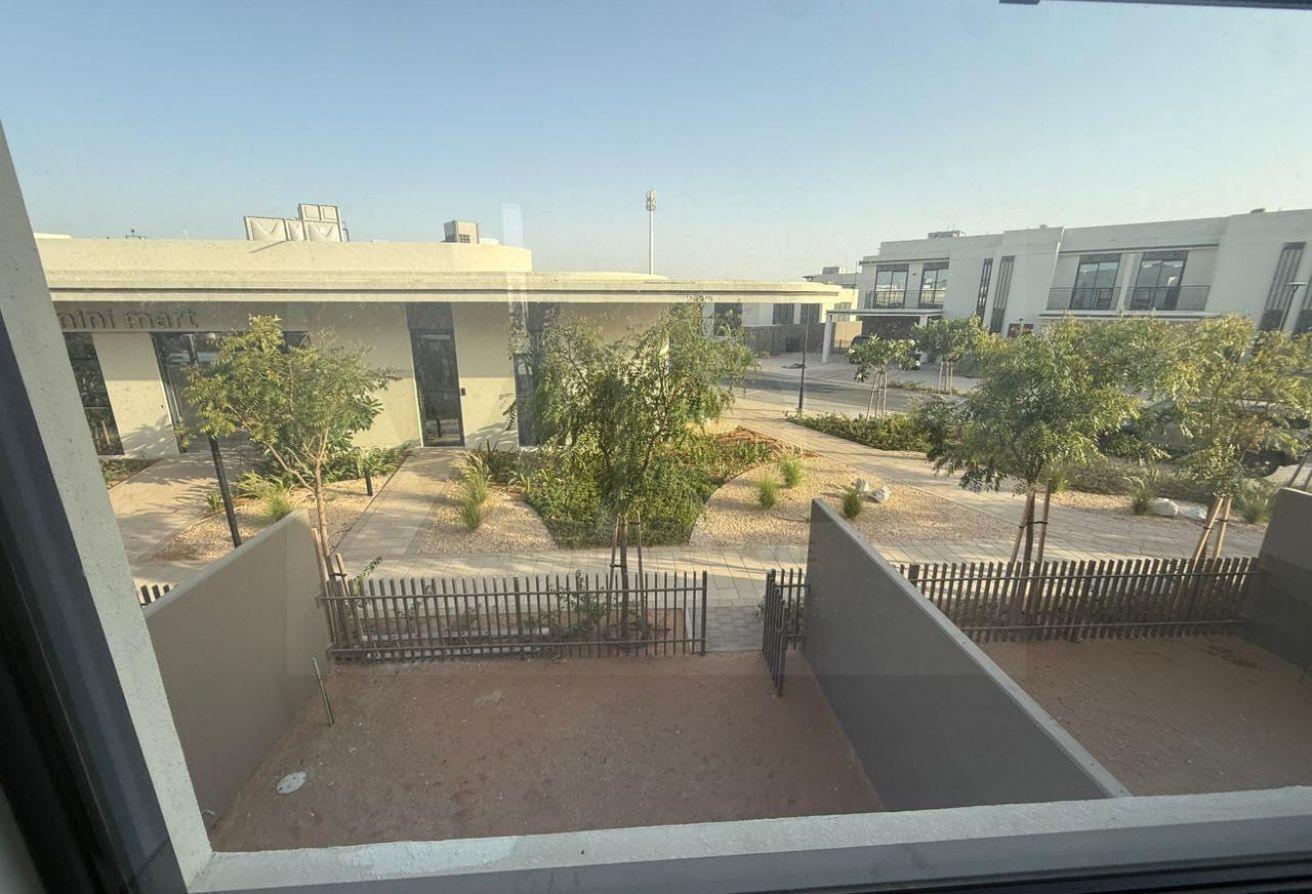 2 bed + Maids I Close to the pool