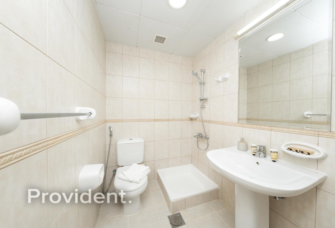 Elegant 3BR + Maid | Furnished | Prime Location photo 18
