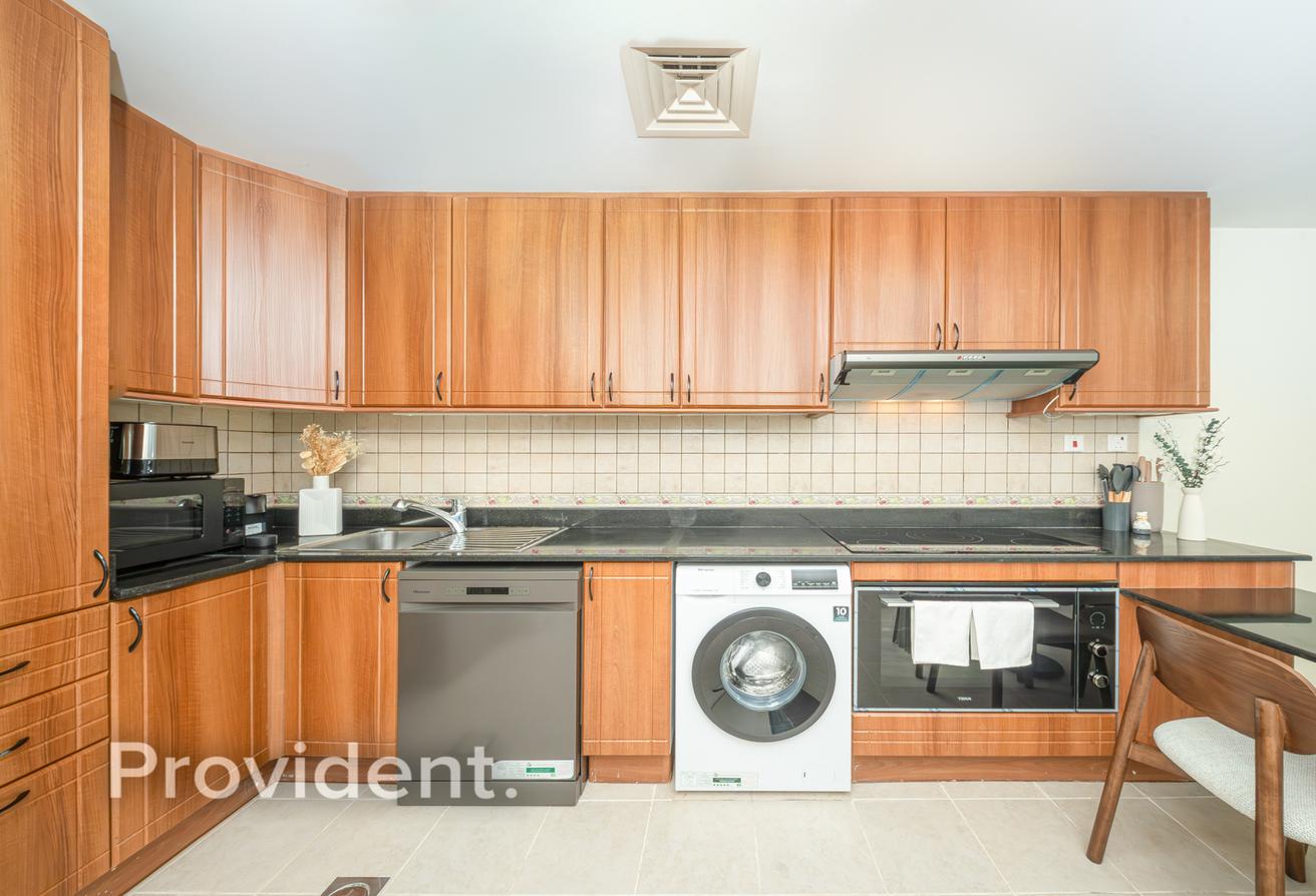 Elegant 3BR + Maid | Furnished | Prime Location photo 12