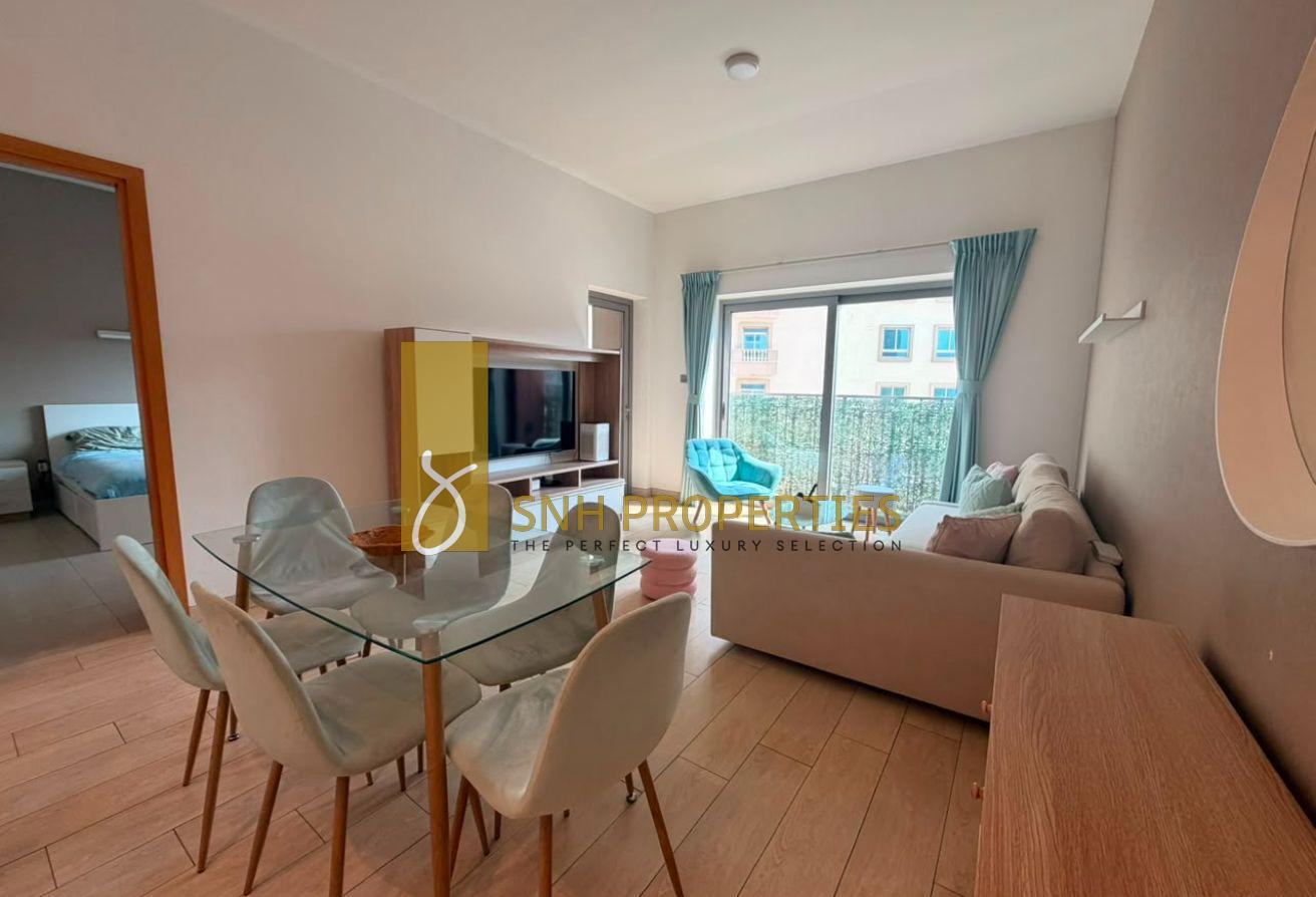 EXQUISITE FURNISHING | LUXURY 1BR | BRIGHT UNIT photo 6