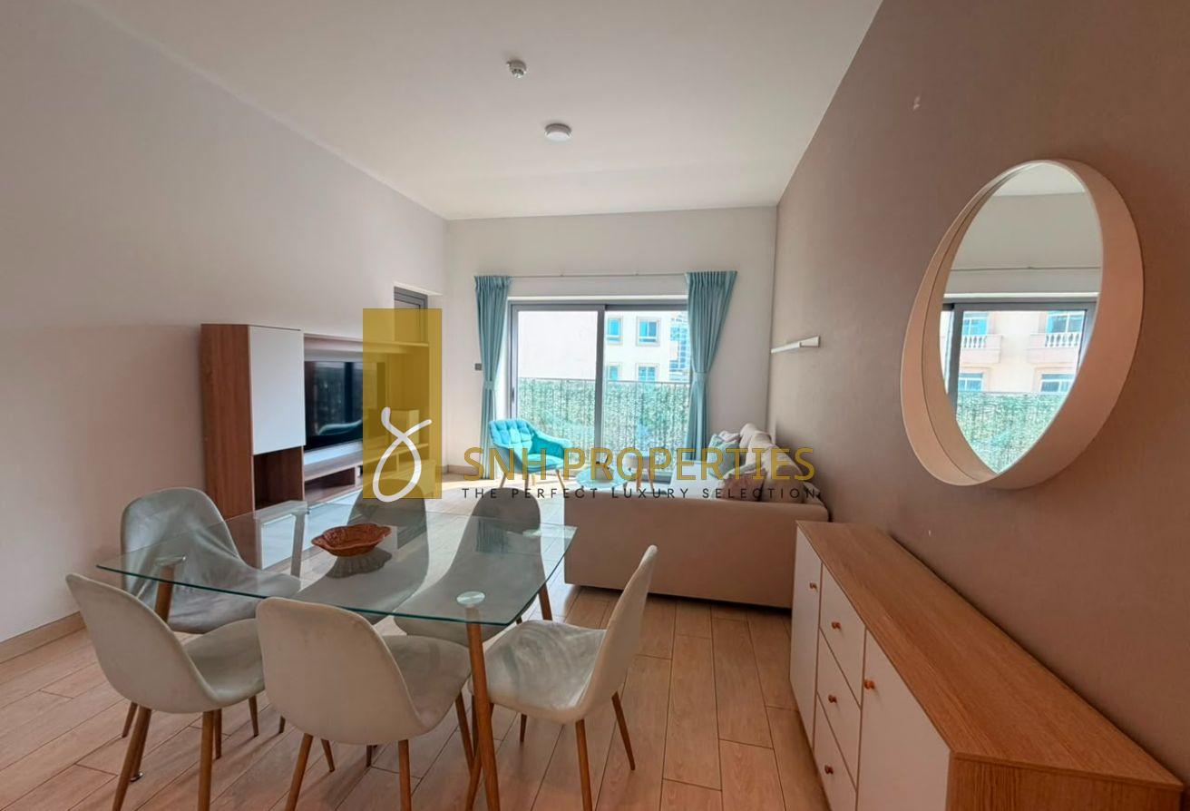 EXQUISITE FURNISHING | LUXURY 1BR | BRIGHT UNIT photo 4