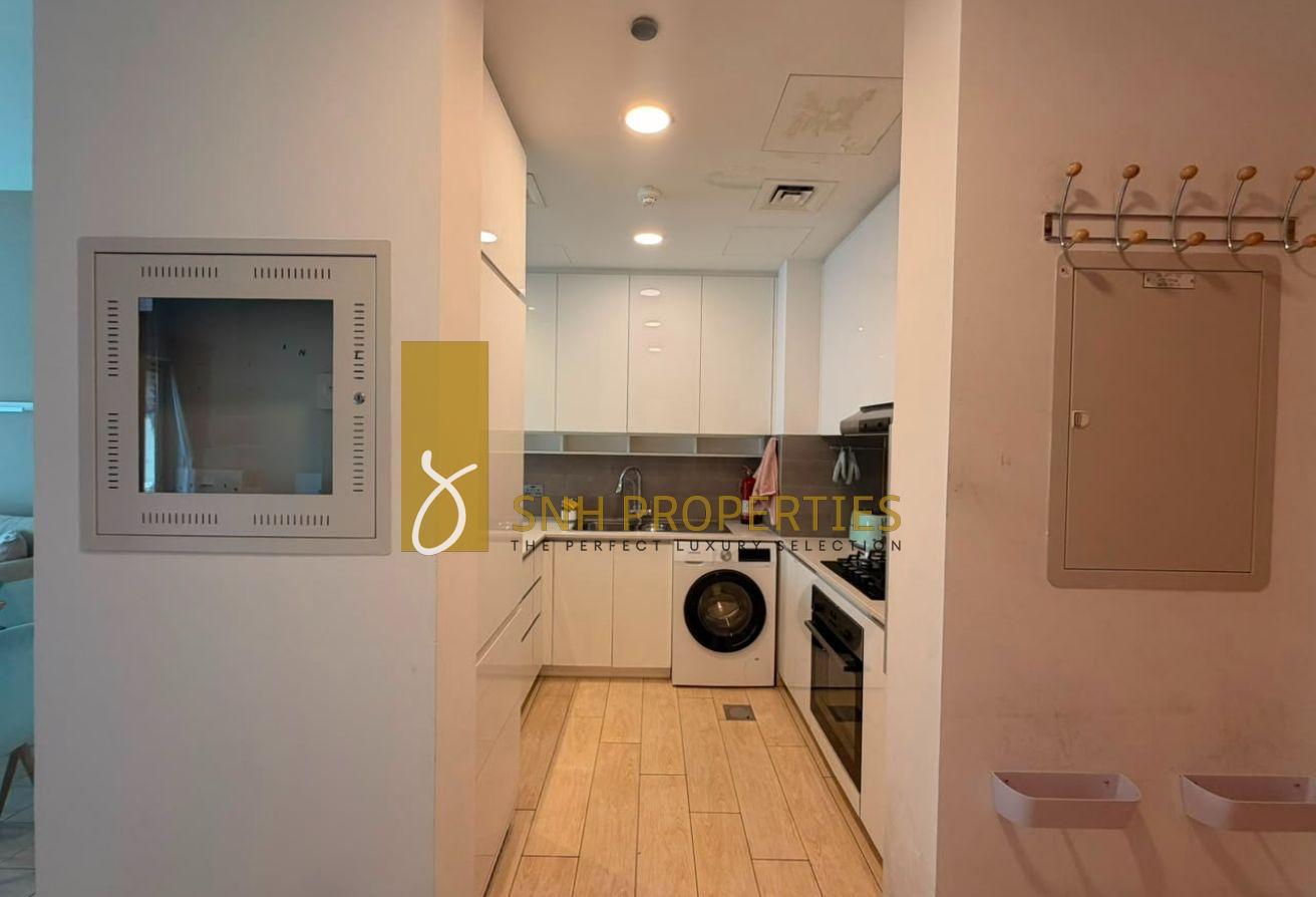 EXQUISITE FURNISHING | LUXURY 1BR | BRIGHT UNIT photo 8
