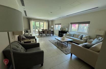 Villa - 3 Bedrooms - 4 Bathrooms for rent in District 6 - Jumeirah Park - Dubai