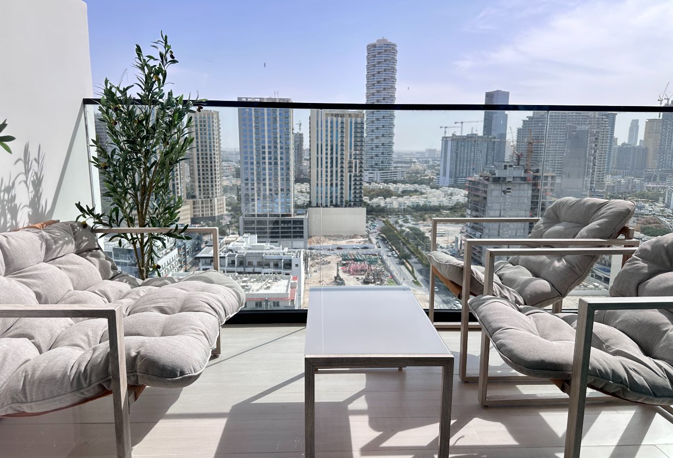 Corner Unit High Floor | Stylish Furnished