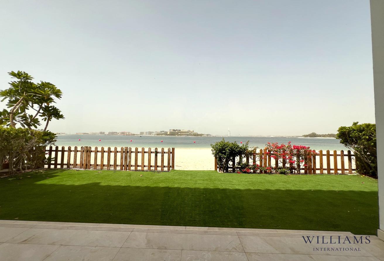 PRIME TIP VILLA| PRIVATE BEACH | BURJ AL ARAB VIEW photo 5