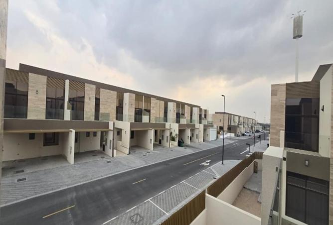 Brand New | Corner Unit |Close To Park |4 Cheques