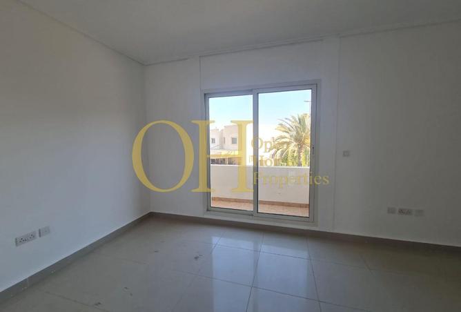 75402240 - Property Image 3