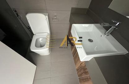 Apartment - 1 Bedroom - 2 Bathrooms for rent in Al Mamsha - Muwaileh - Sharjah