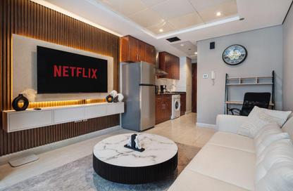 Apartment - Studio - 1 Bathroom for rent in Jumeirah Lake Towers - Dubai
