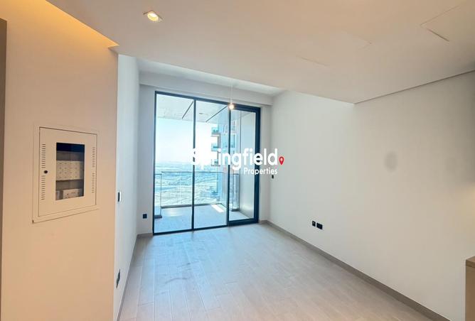Luxury 1 BR | Brand New | Ready to Move photo 3