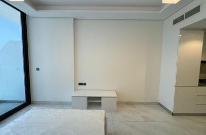 Apartment - Studio - 1 Bathroom for rent in Samana Golf Avenue - Dubai Studio City - Dubai