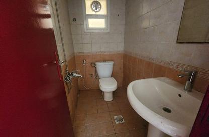 Apartment - 2 Bedrooms - 2 Bathrooms for rent in Muwailih Building - Muwaileh - Sharjah