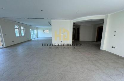 Villa - 5 Bedrooms - 6 Bathrooms for rent in Jumeirah Park - Dubai