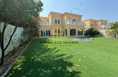 Villa - 5 Bedrooms - 6 Bathrooms for rent in Jumeirah Park - Dubai