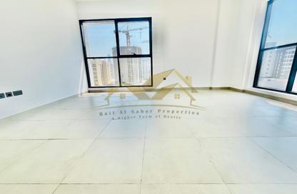 Apartment - 2 - 3 for rent in Jumeirah Garden City - Al Satwa - Dubai