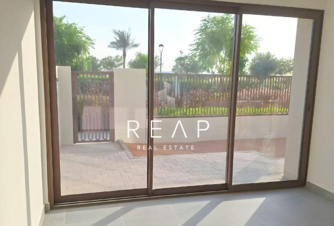 2OuM3URz2bw - Property Image 3