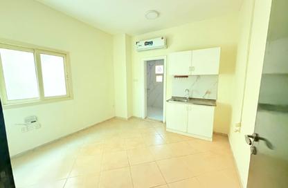 Apartment - Studio - 1 for rent in Fire Station Road - Muwaileh - Sharjah