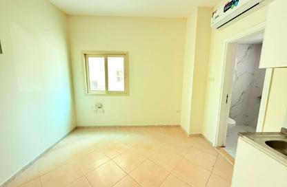 Apartment - Studio - 1 for rent in Fire Station Road - Muwaileh - Sharjah Apartment - Studio - 1 for rent in Fire Station Road - Muwaileh - Sharjah