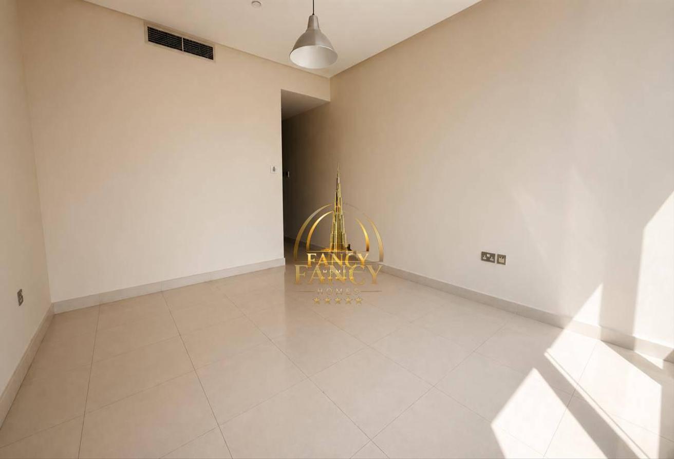 Luxury 3BR | High Floor | Marina View photo 4