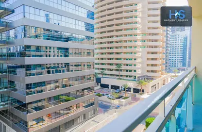 Apartment - 2 Bedrooms - 3 Bathrooms for rent in Emerald Residence - Dubai Marina - Dubai