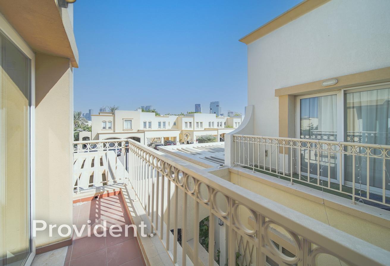 Fully Upgraded I Close to Pool and Park I Vacant photo 12