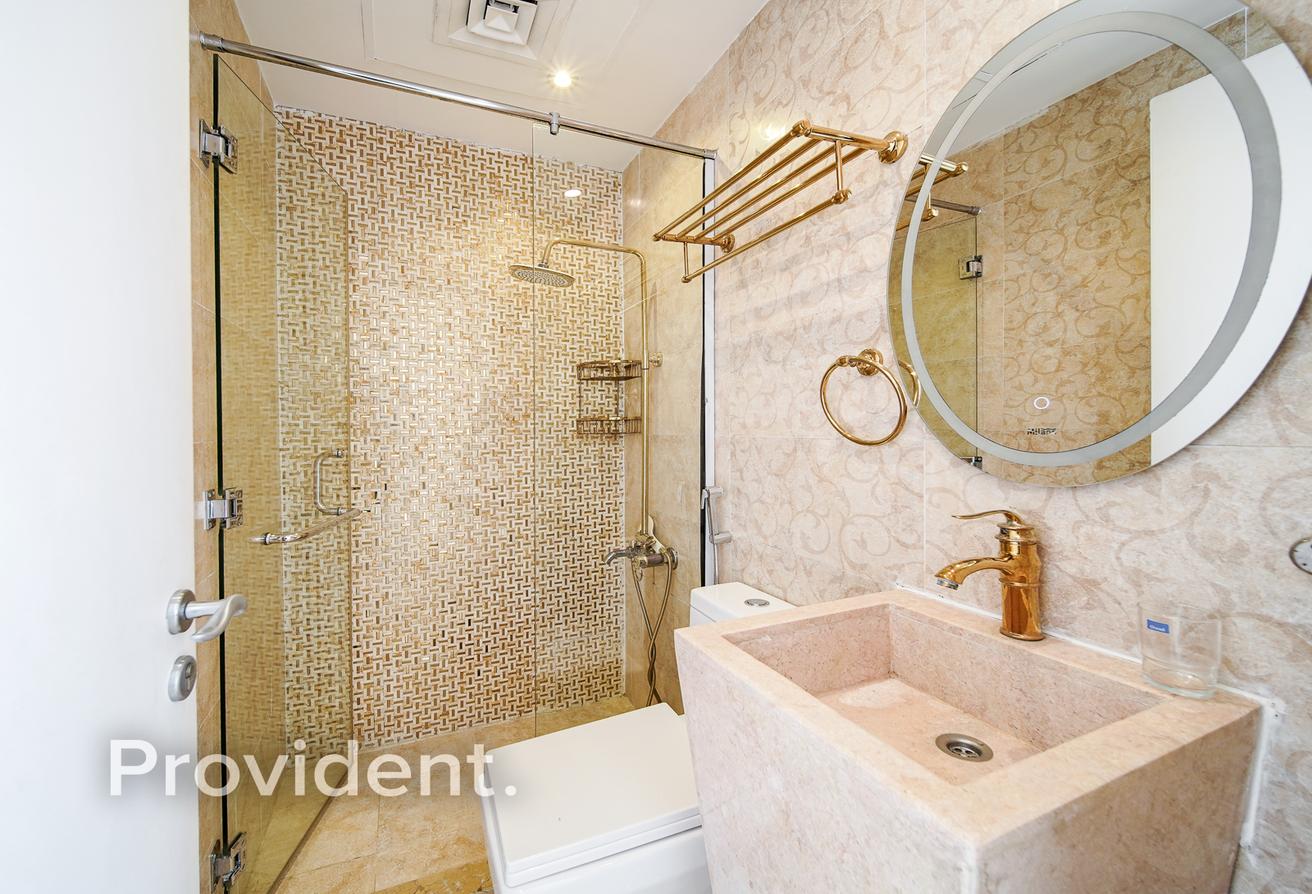 Fully Upgraded I Close to Pool and Park I Vacant photo 11