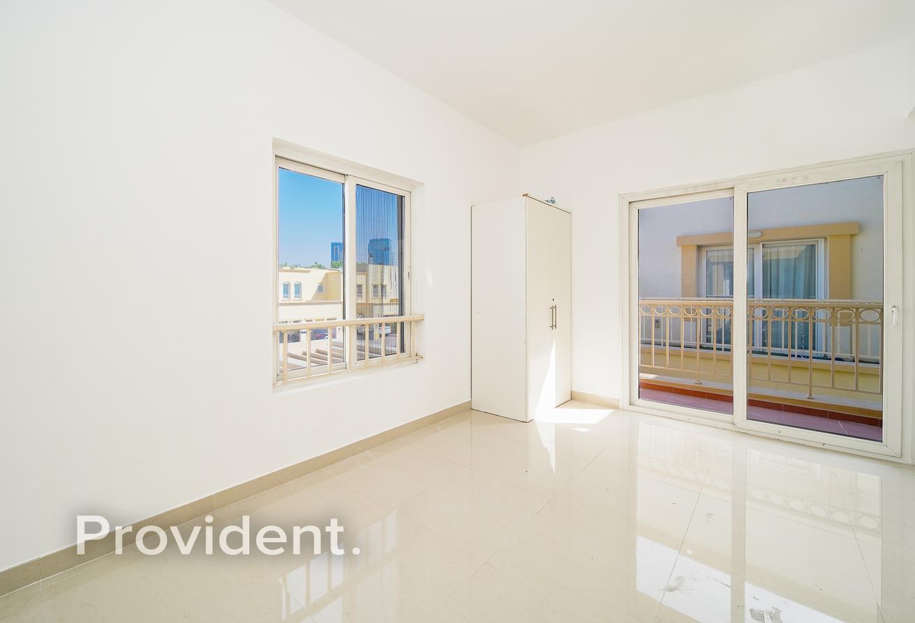 Fully Upgraded I Close to Pool and Park I Vacant photo 10