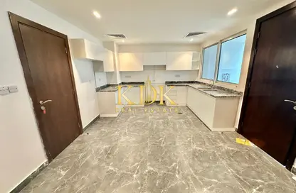 تاون هاوس - 3 غرف نوم - 3 حمامات للايجار في يلو تاون هاوسز - الضاحية 12 - قرية جميرا الدائرية - دبي