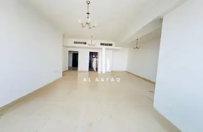 Apartment - 3 Bedrooms - 4 Bathrooms for rent in Ameer Bu Khamseen Tower - Al Majaz 3 - Al Majaz - Sharjah