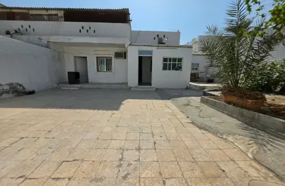 Villa - 4 Bedrooms - 3 Bathrooms for rent in Al Sabkha - Al Riqqa - Sharjah