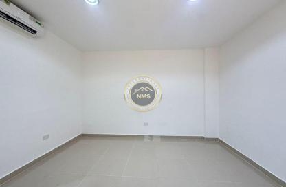 Apartment - Studio - 1 Bathroom for rent in Al Mushrif Villas - Al Mushrif - Abu Dhabi