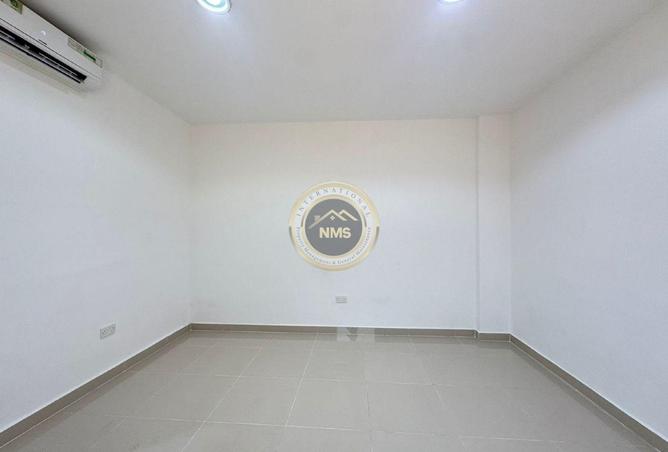 102833251 - Property Image 3