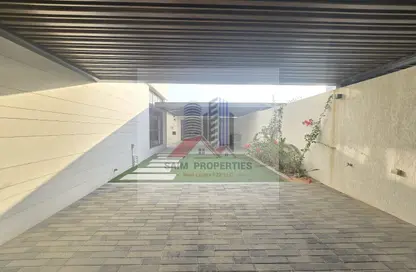 Villa - 4 Bedrooms - 5 Bathrooms for rent in Hoshi - Al Badie - Sharjah